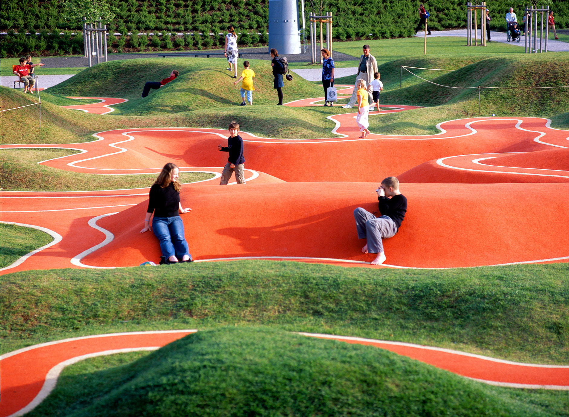 Rainer Schmidt crée en 2005 une aire de jeu pas comme les autres : le BUGA 05 Playground de Munich