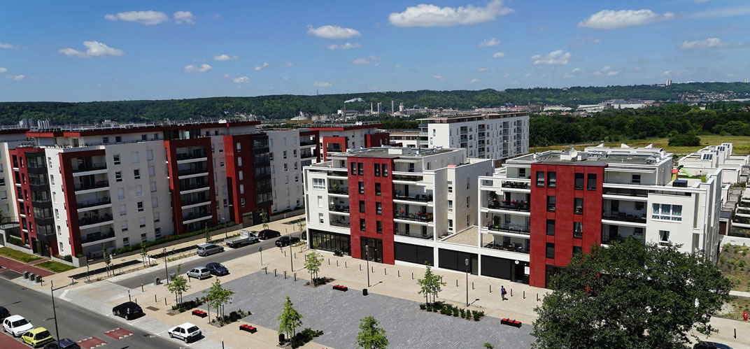 Vue du Parc Matisse au Grand-Quevilly (en Haute-normandie), quartier innovant et réussi de logement inclusif et durable.