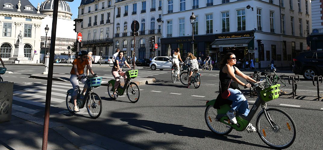 Mobilités douces en France : des cyclistes à Paris