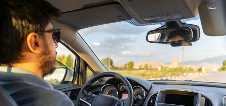 Les coûts liés à l'usage de la voiture explosent. Pour s’en sortir, des stratégies de débrouille se développent.
