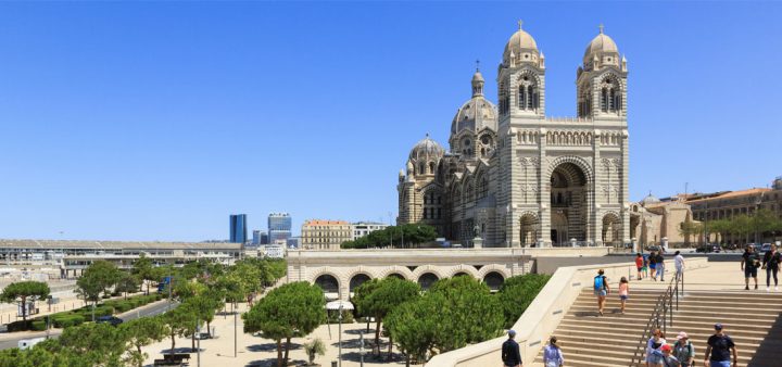 Euroméditerranée : vue de la Bonne mère à Marseille