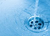 Ressource en eau sous pression, sécheresses récurrentes, réseaux vétustes : face à l’urgence, les collectivités locales imaginent des solutions concrètes pour gérer l’eau autrement. (Re)découvrez les initiatives les plus marquantes déjà présentées dans Envies de ville.