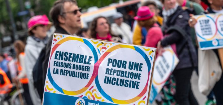 Vingt ans après la loi Handicap 2005, où en est-on réellement ? Si les retards se sont accumulés, des pistes concrètes émergent pour construire des villes plus inclusives.