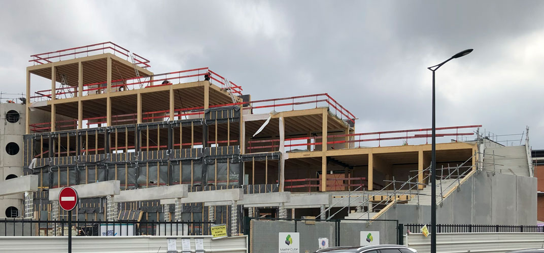 Décarboner : vue du chantier de construction de l'école Dominique Frehaut.