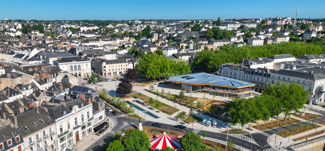Vue aérienne des halles de Laval ©Ville de Laval